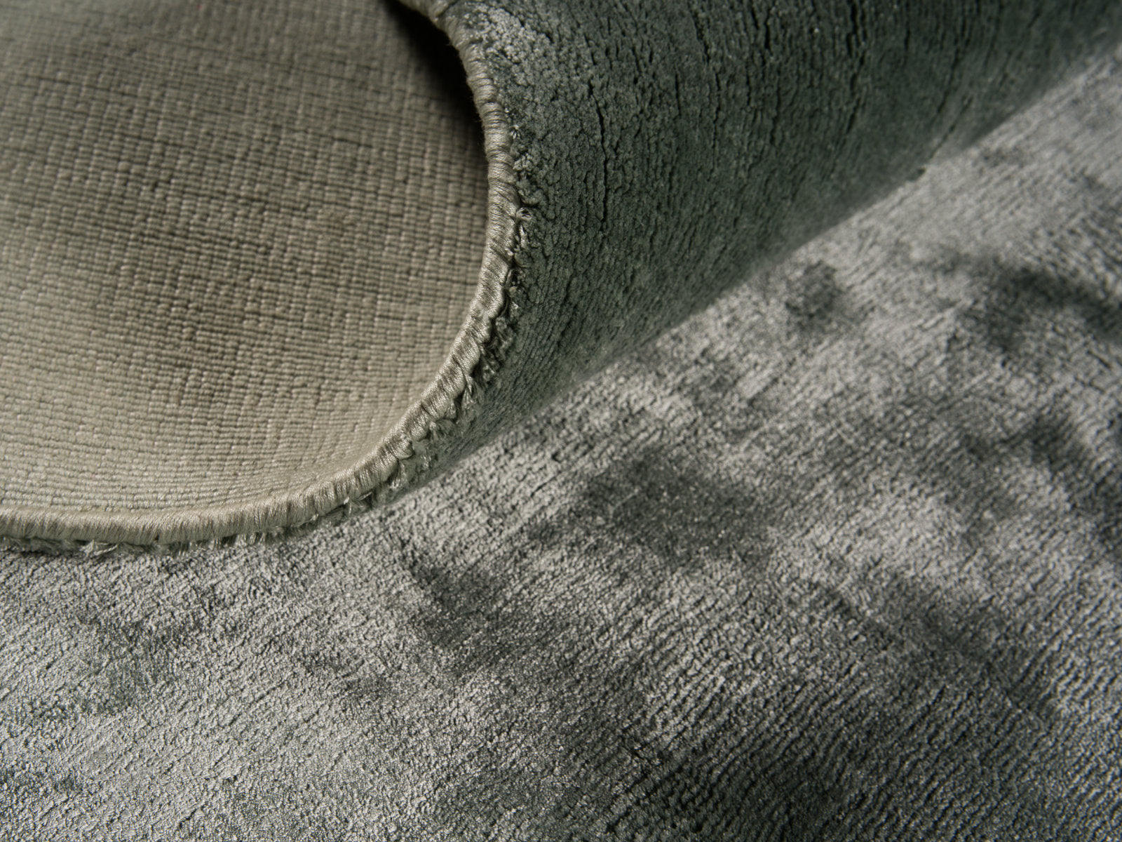 Shine Green Plain Silky Rug