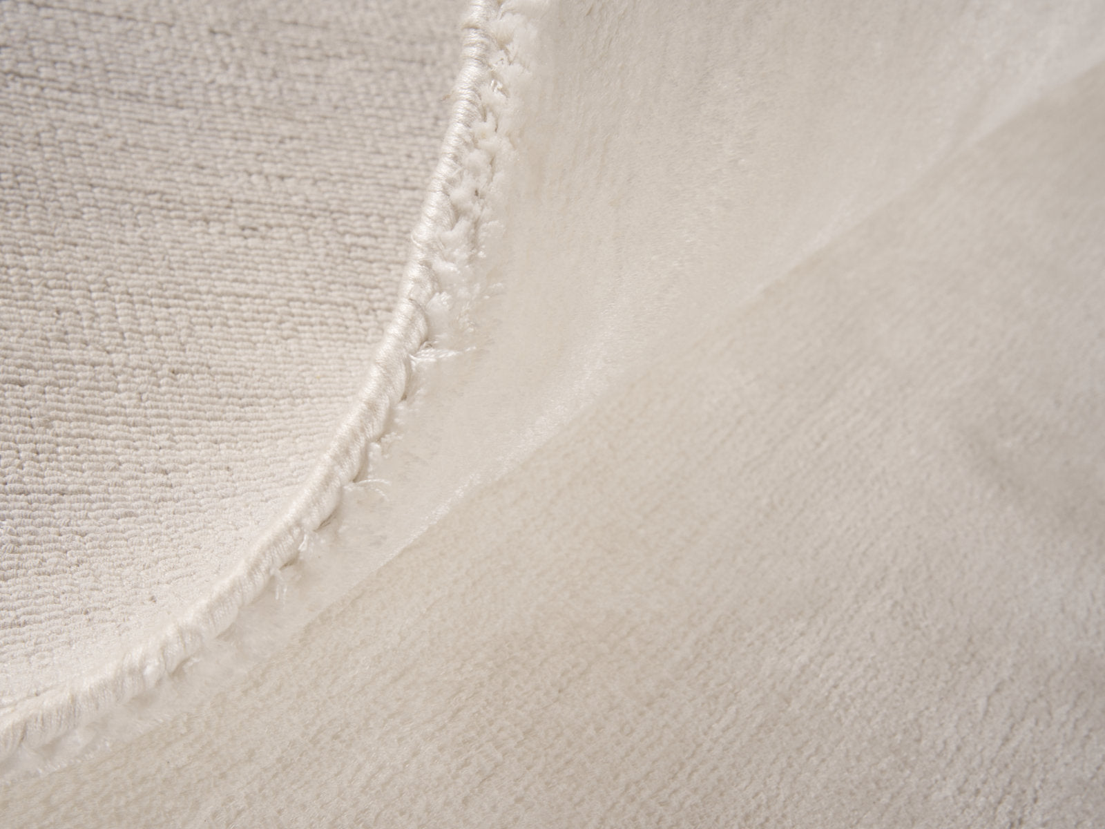 Shine White Plain Silky Rug