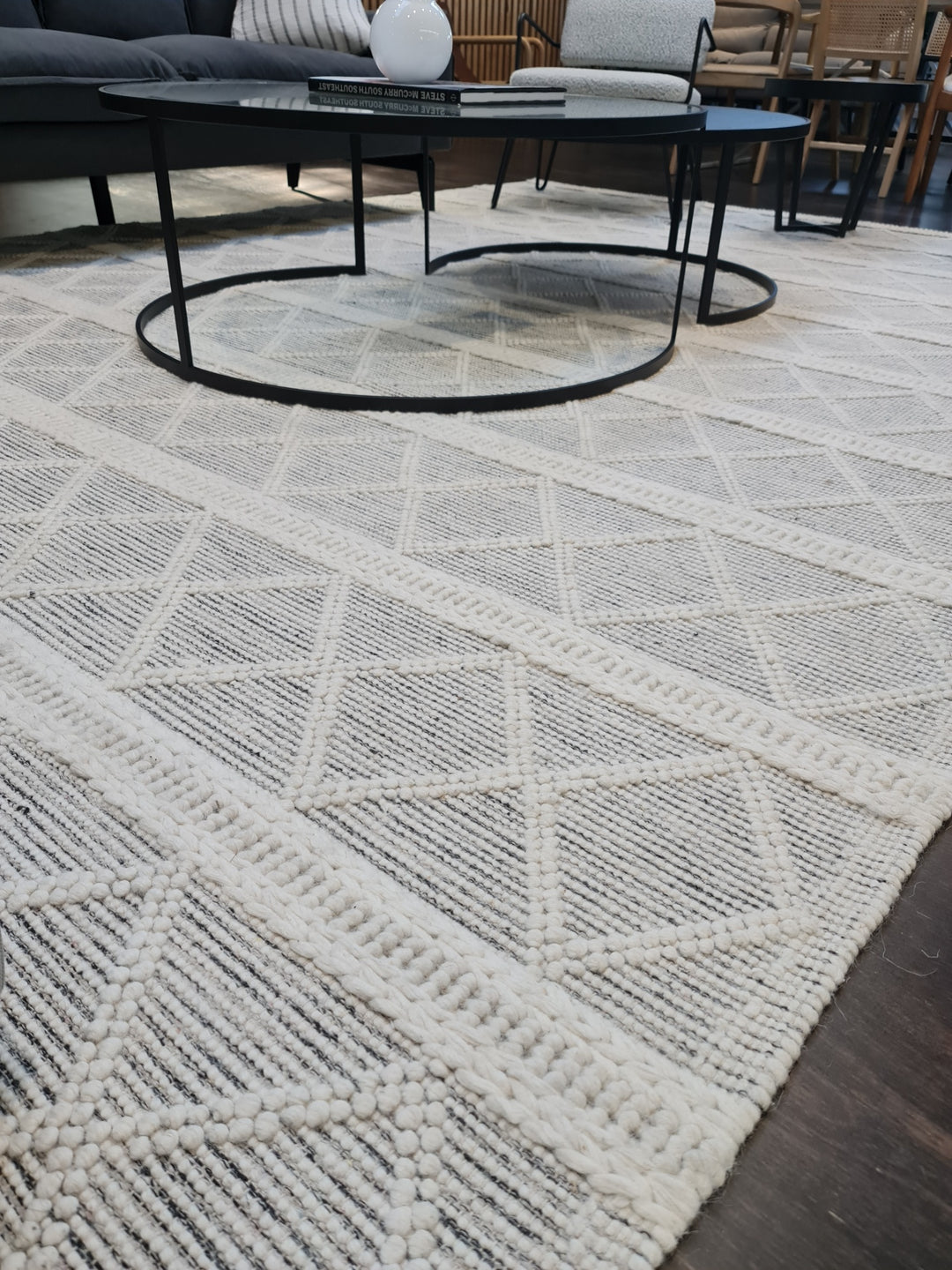 Ella 346 White Modern Wool Rug