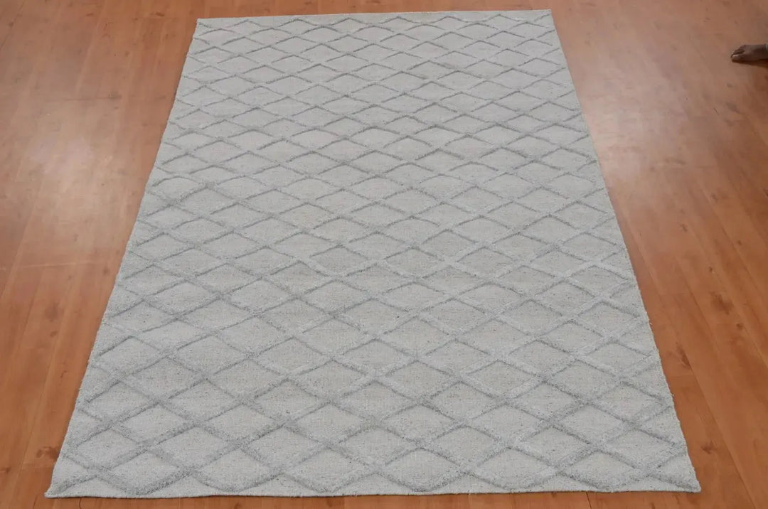 Estelle Lattice Silver Modern Silk Rug - RugSpot