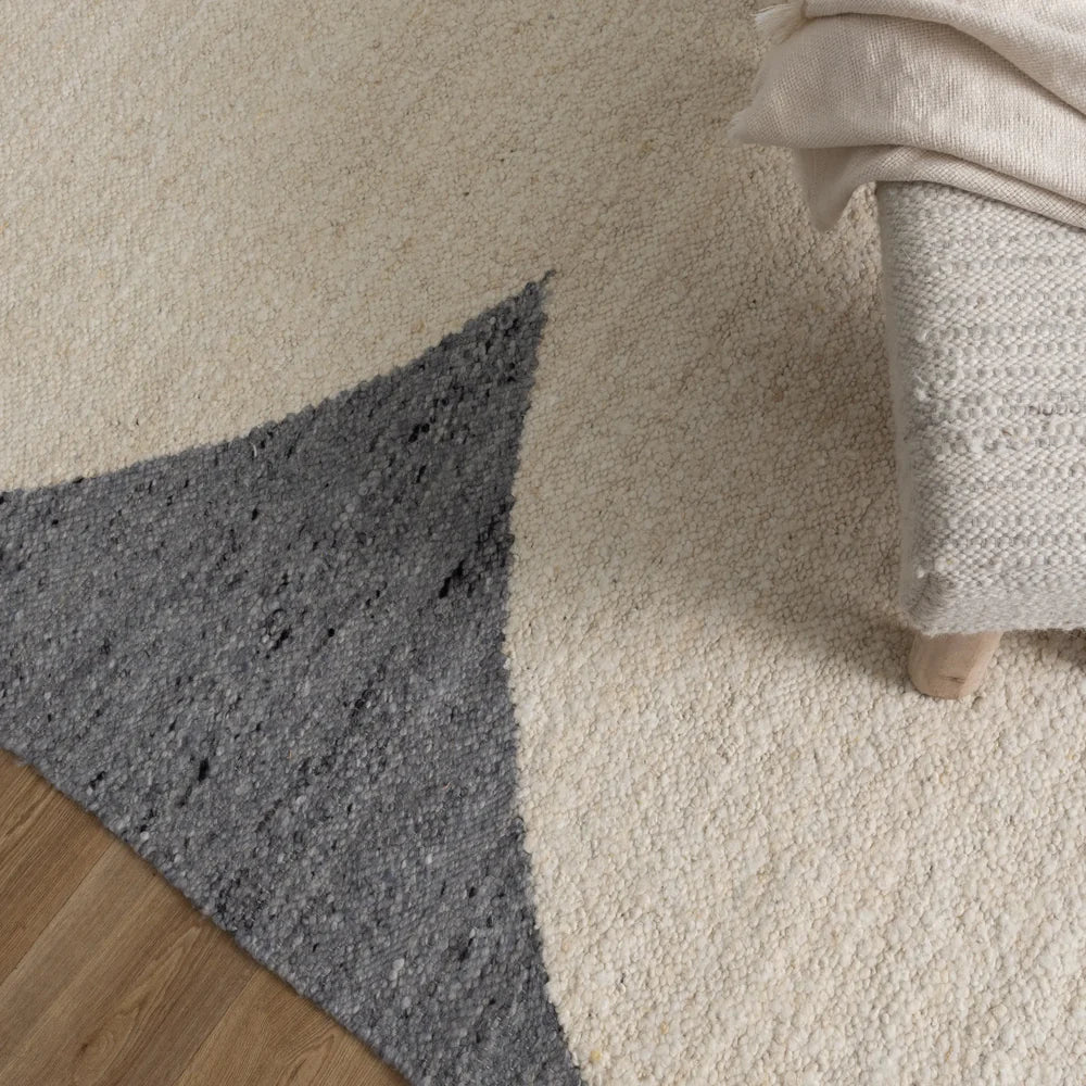 Lush Lt.Grey Wool Rug
