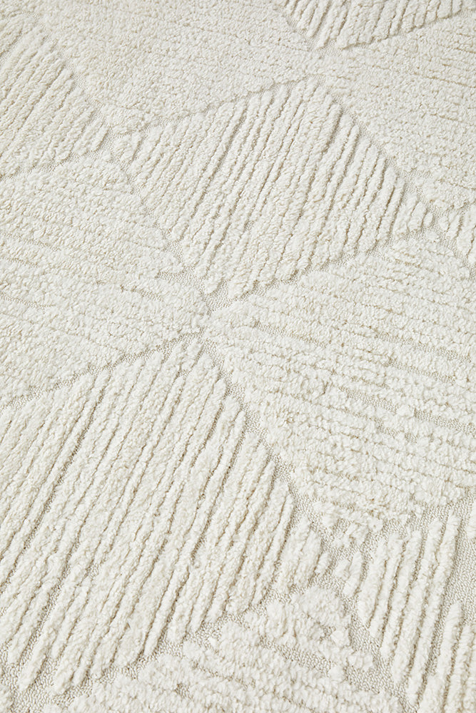 Serenade Shilo White Rug