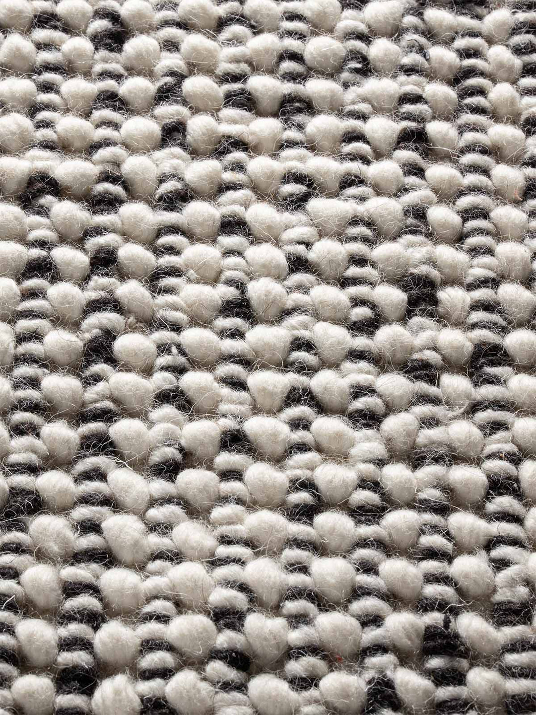 Spike 118 Black and White Modern Wool Rug - RugSpot