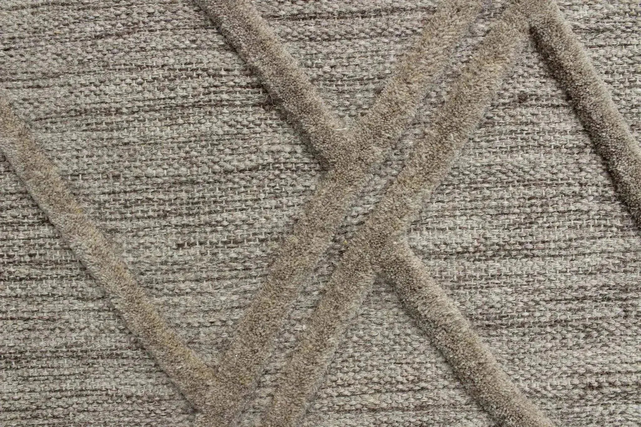 Alicia 150 Beige Modern Wool Rug - RugSpot