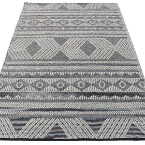 Ella 345 Black Modern Wool Rug - RugSpot