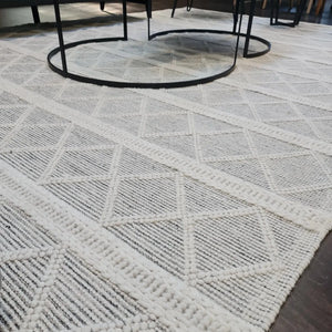 Ella 346 White Modern Wool Rug - RugSpot