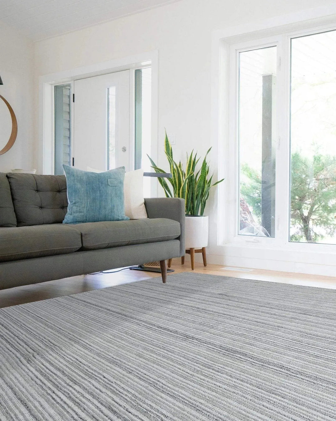 Raja Silver Modern Wool Rug - RugSpot