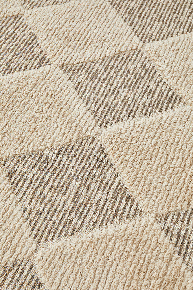 Serenade Yuri Beige Rug - RugSpot