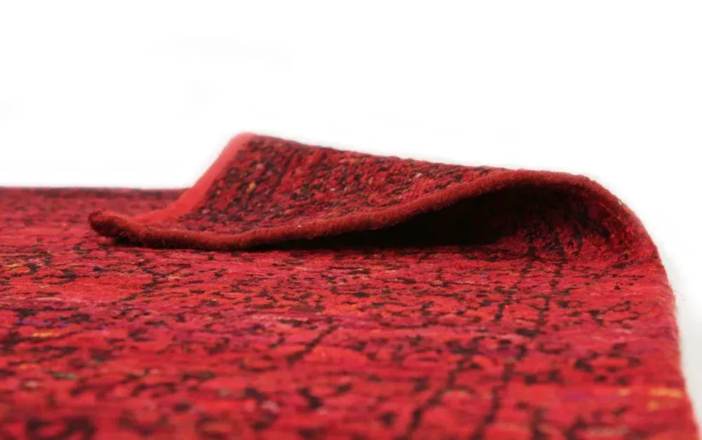 Versa 268 Red Traditional Silk Rug - RugSpot