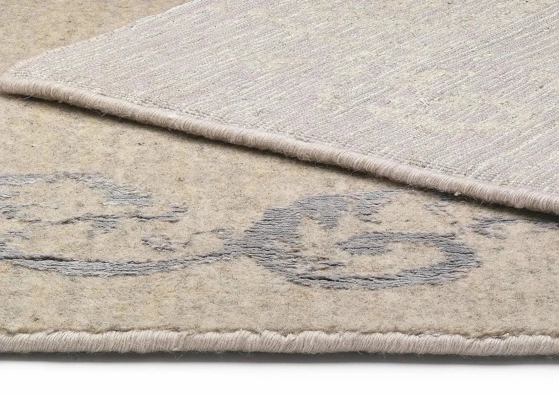 Vienna 48 Silver Transitional Wool Rug - RugSpot